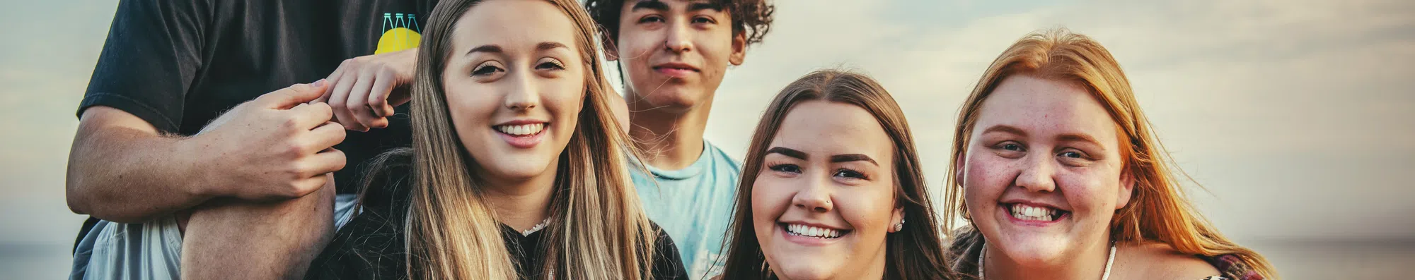 Desafio Rise Global 2023 oferece bolsas de estudos para jovens