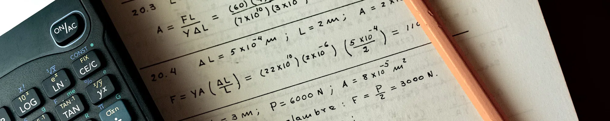 O que é avaliado na seção de Matemática do SAT?