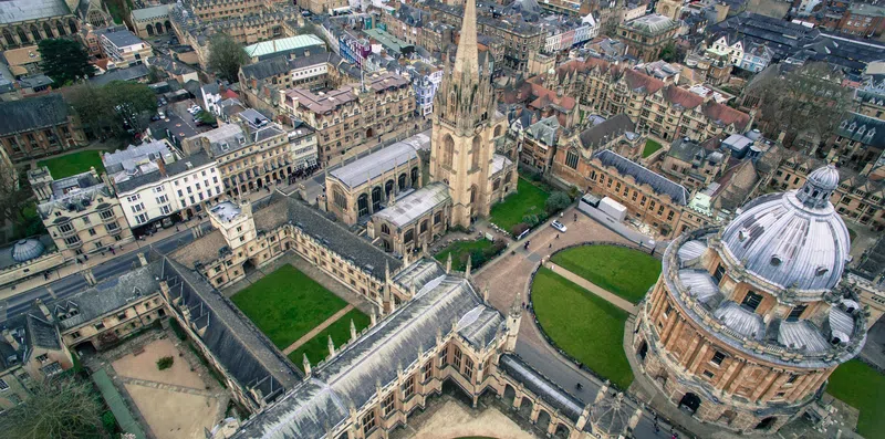 Conheça as bolsas Reach Oxford