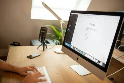Cursos online gratuitos para fazer antes das férias acabarem