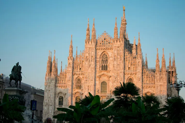 Foto de cidade na Itália como destino de intercâmbio