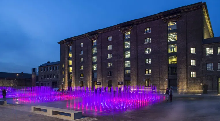 melhores-escolas-de-moda-da-europa-Central-Saint-Martins