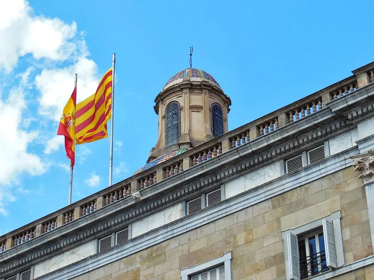 Muitas pessoas escolhem a Espanha para fazer intercâmbio na Europa