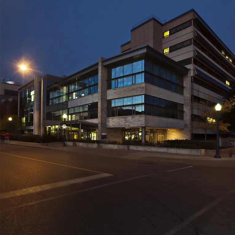 Faculdade de Engenharia e Ciências Aplicadas da Queen's University