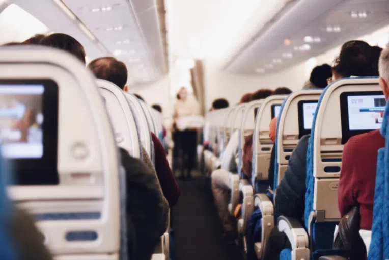 1-viajar-de-avião-para-o-exterior