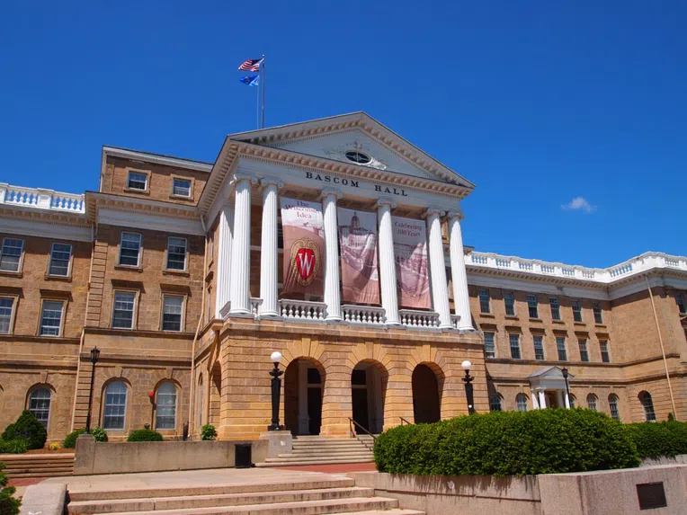 Universidade-de-Wisconsin-Madison-Bascon