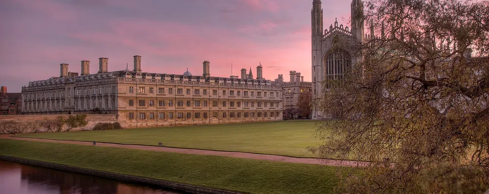 Cambridge oferece 1000 bolsas para curso sem teste de inglês