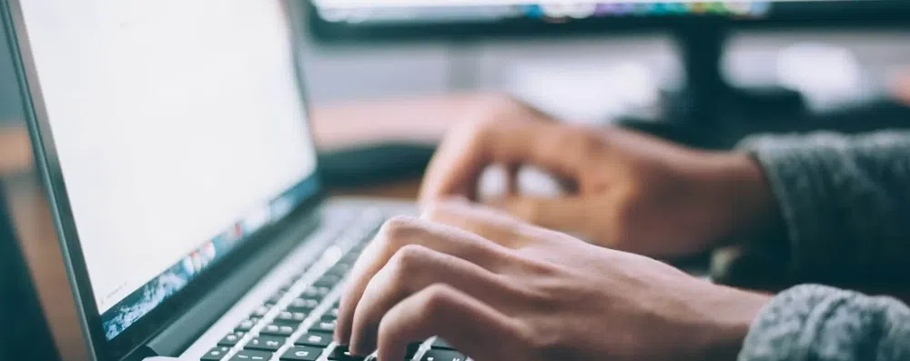 Testes de proficiência para intercâmbio: entenda quais provas você precisa fazer