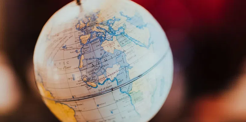 Bolsas fora da Europa: 5 países para brasileiros em 2026