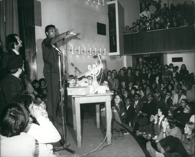 Muhammad-Ali-durante-sua-palestra-na-LSE