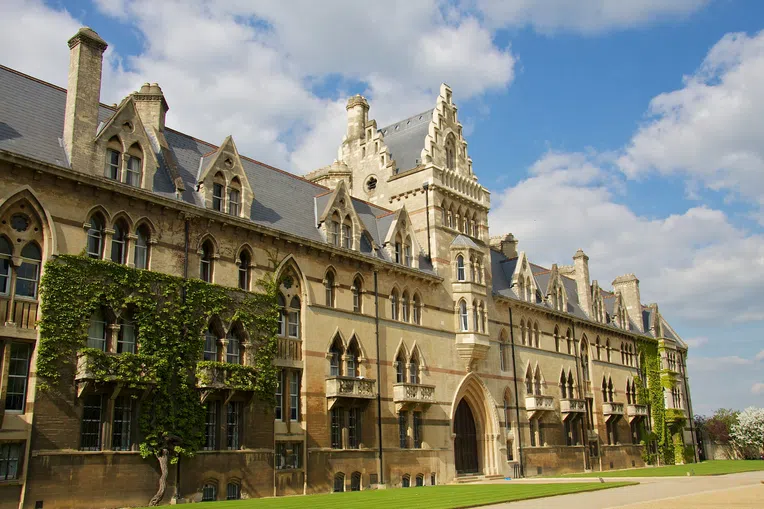 oxford-melhores-faculdades-de-ri