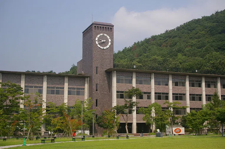 faculdade_no_japão