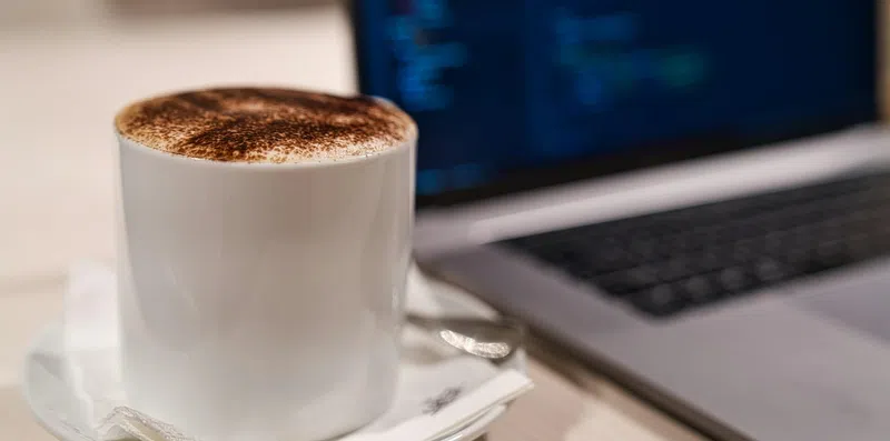 Sites confiáveis para vagas remotas em dólar e euro: 9 opções e se o Remote.co é confiável