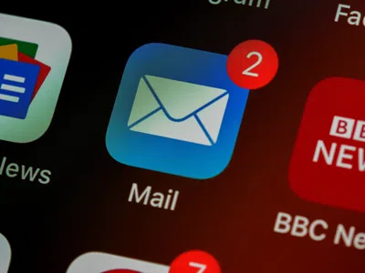 E-mail em inglês: guia completo com modelos prontos