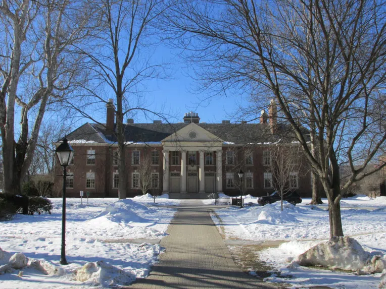melhores-boarding-schools-Deerfield-Academy