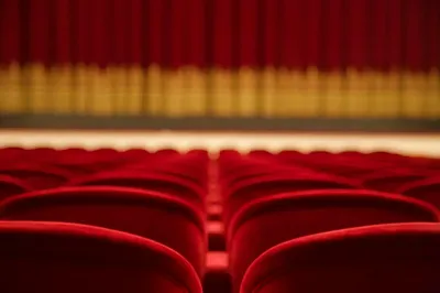 Qual das melhores faculdades de Artes Cênicas do mundo combina mais com você?