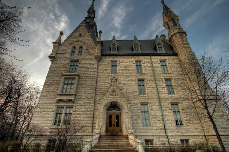 Universidade-Northwestern-University-Hall