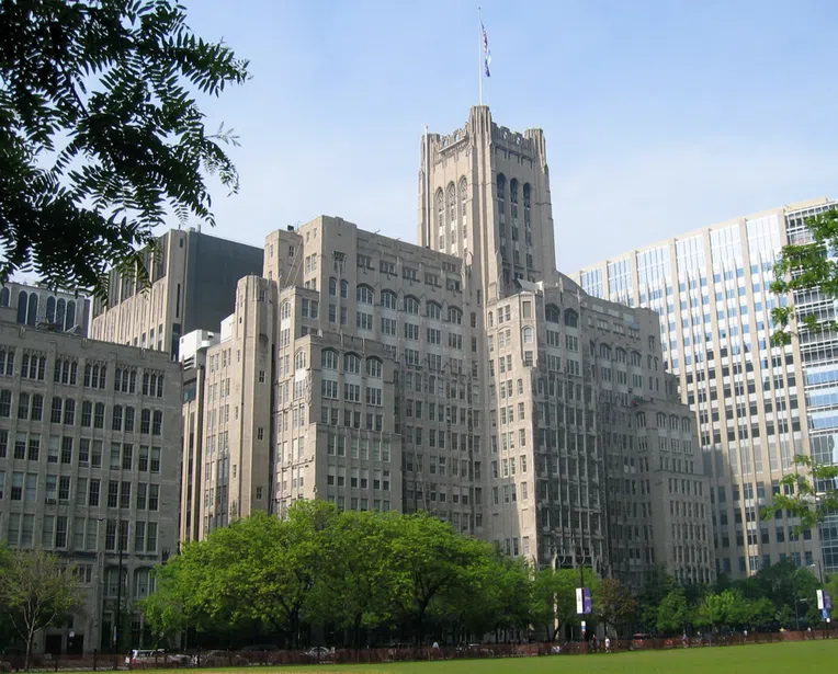 Universidade-Northwestern-Montgomery-Ward-Building