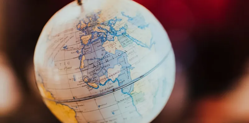 Bolsas fora da Europa: 5 países para brasileiros em 2026