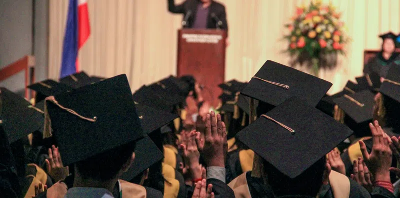 Por que as universidades americanas são tão caras?