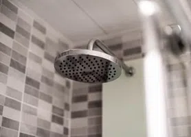 Toma um banho demorado