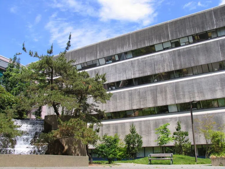 melhores-escolas-de-Enfermagem-do-Canadá