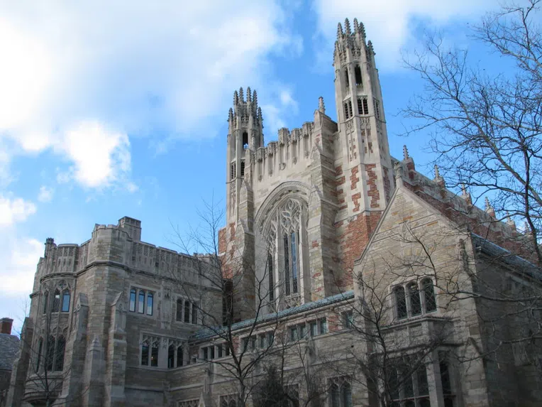 yale-faculdades-mais-antigas-dos-eua