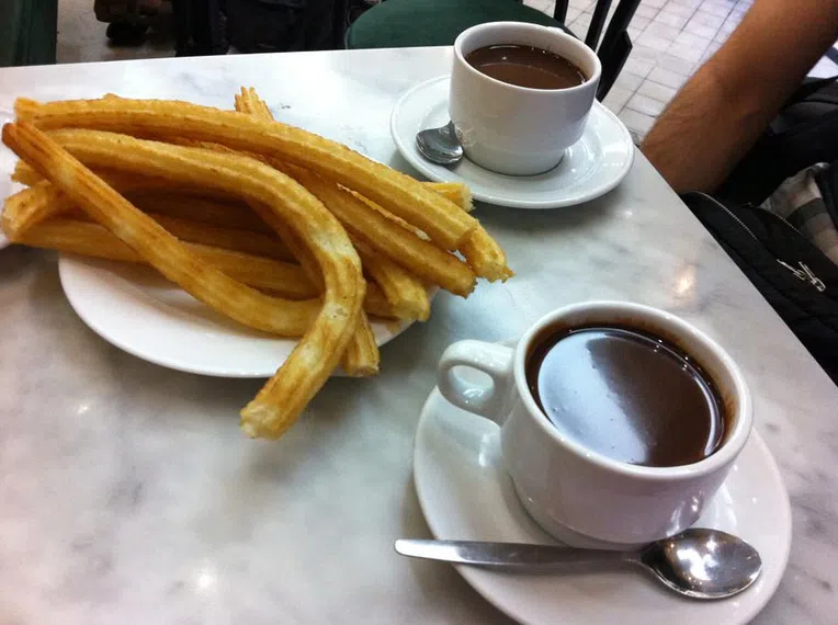 Churros são um dos pratos típicos da Espanha