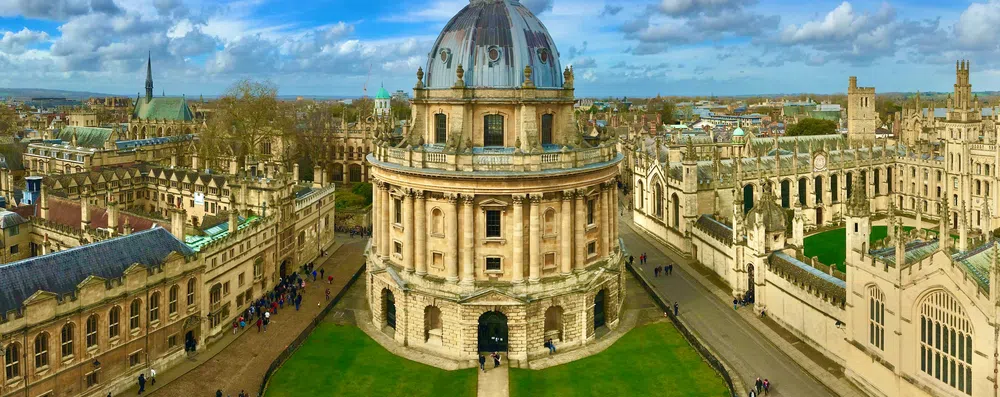 Estude em Oxford de graça com essas bolsas de estudos