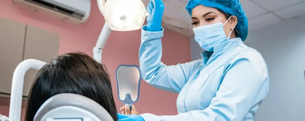 Médico, enfermeiro ou dentista: como trabalhar fora
