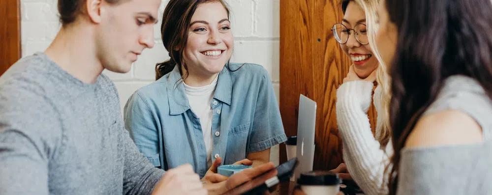 Qual é a diferença entre bolsas Full Ride e Full Tuition?