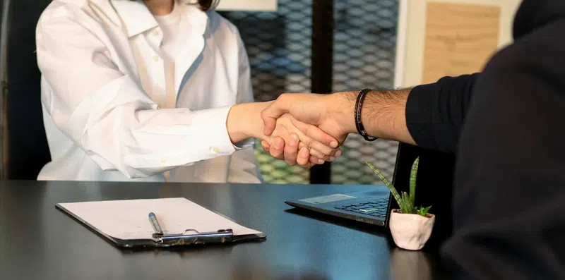 Como funciona o processo seletivo em empresas europeias