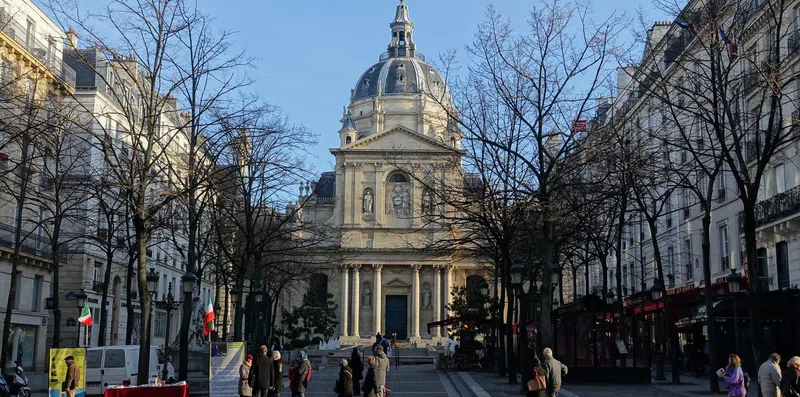 9 melhores universidades da França em 2027