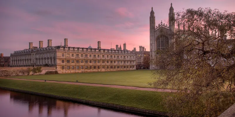 Cambridge oferece 1000 bolsas para curso sem teste de inglês