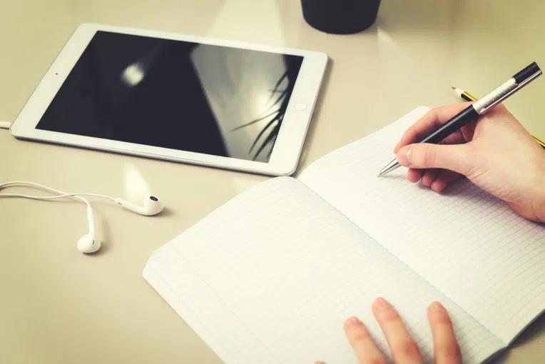 2-podcasts-para-ouvir-e-aprender