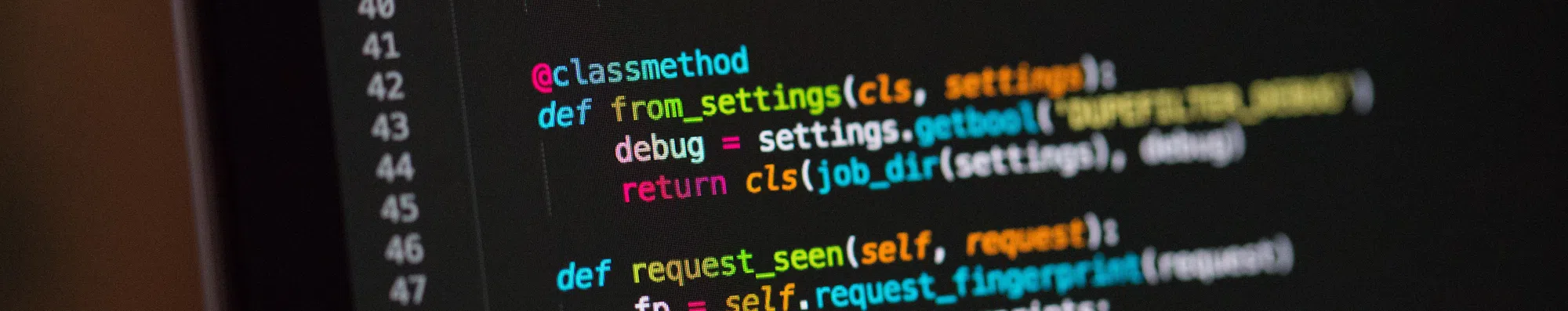 4 bolsas de estudos no exterior para quem é da área de tecnologia