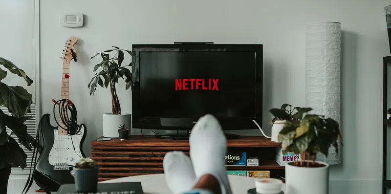 12 séries da Netflix para praticar mais de um idioma