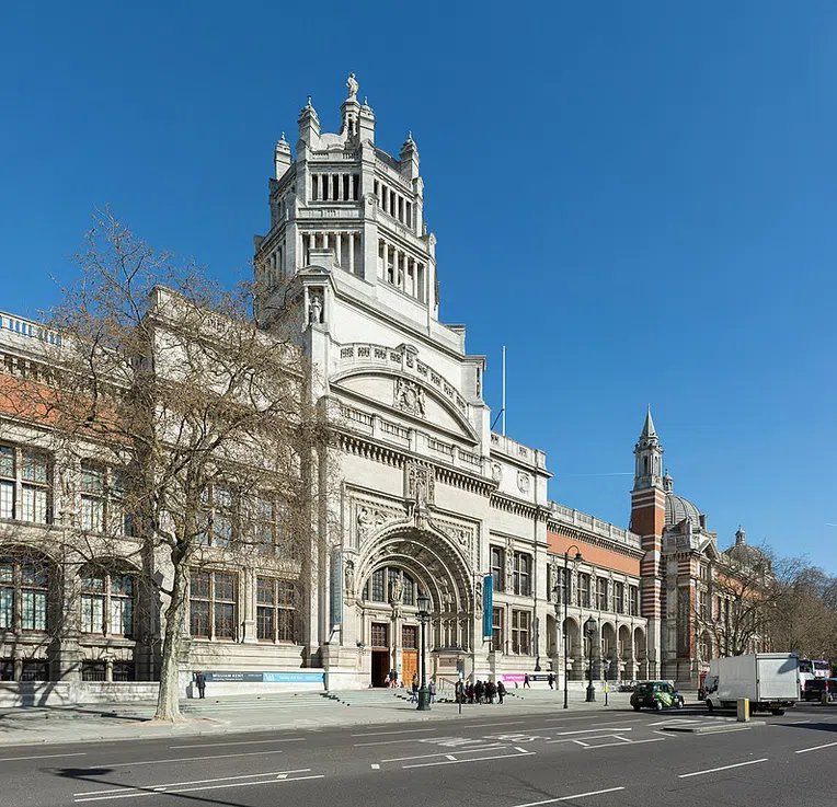 O Victoria and Albert Museum fica próximo à Royal College of Art 
