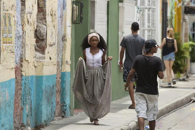séries-em-espanhol-siempre-bruja