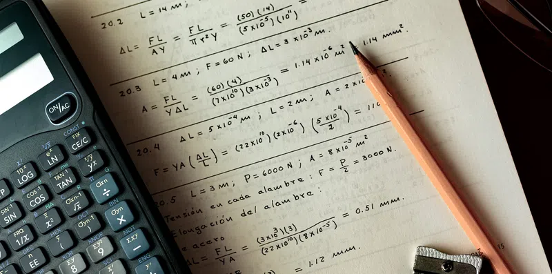 O que é avaliado na seção de Matemática do SAT?