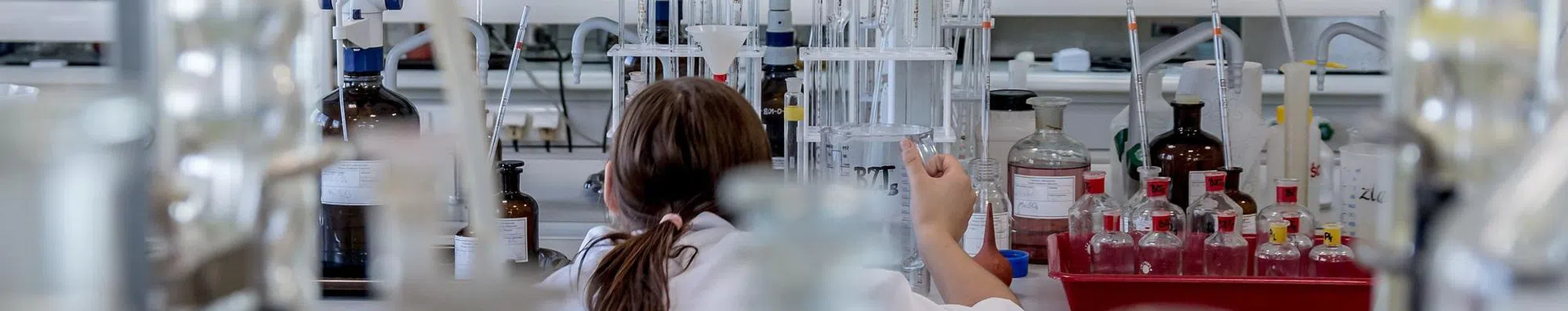 Química nos EUA: 6 melhores faculdades