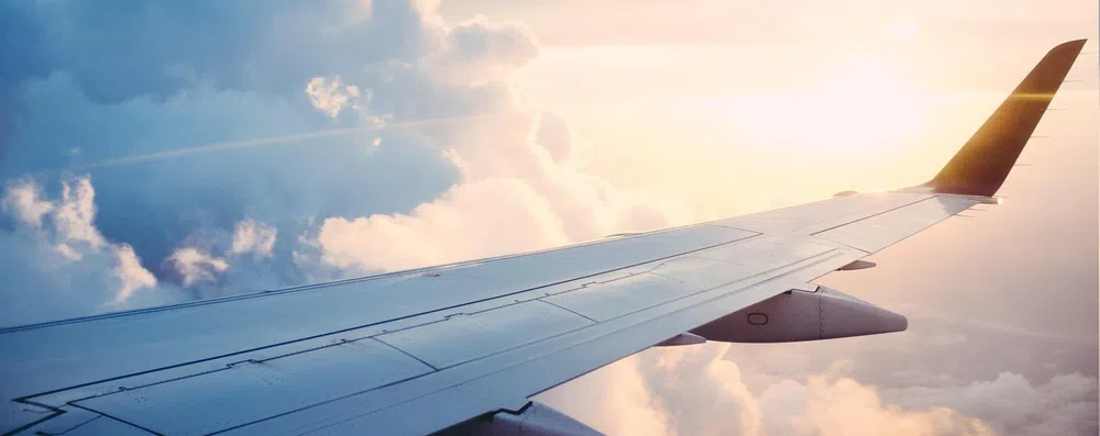 Viagem longa de avião: o que fazer?