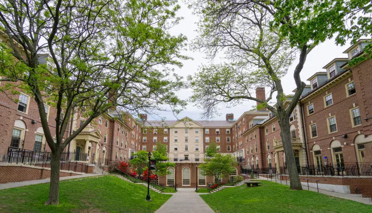 Universidade-Brown-Pembroke-campus