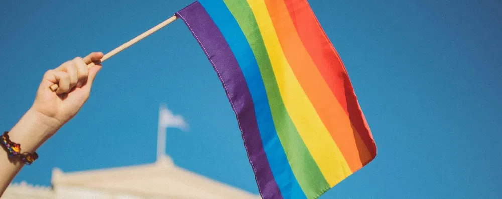 Países mais seguros para pessoas LGBTQIA+ estudarem em 2026
