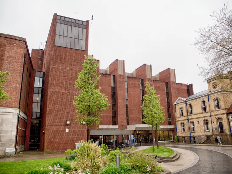 biblioteca-universidade-de-machester