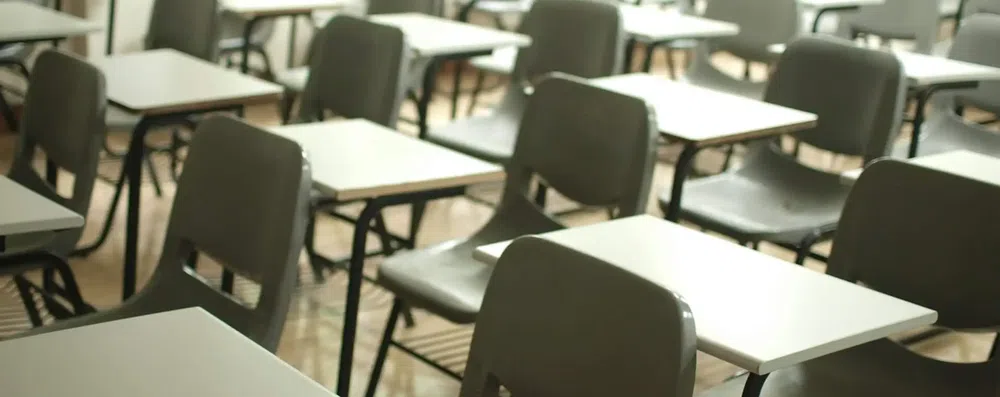 Dá para conseguir uma bolsa fora estudando em escola pública?