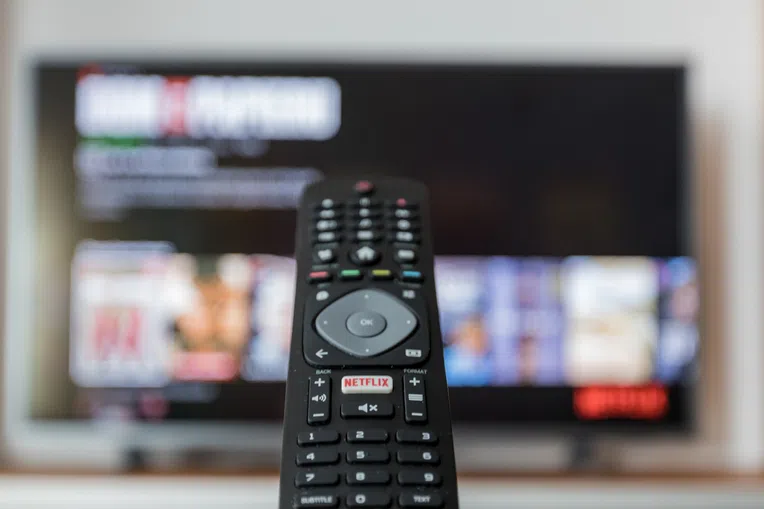 Séries para treinar idiomas na Netflix