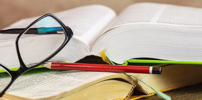 Aprenda um idioma de graça: recursos por nível