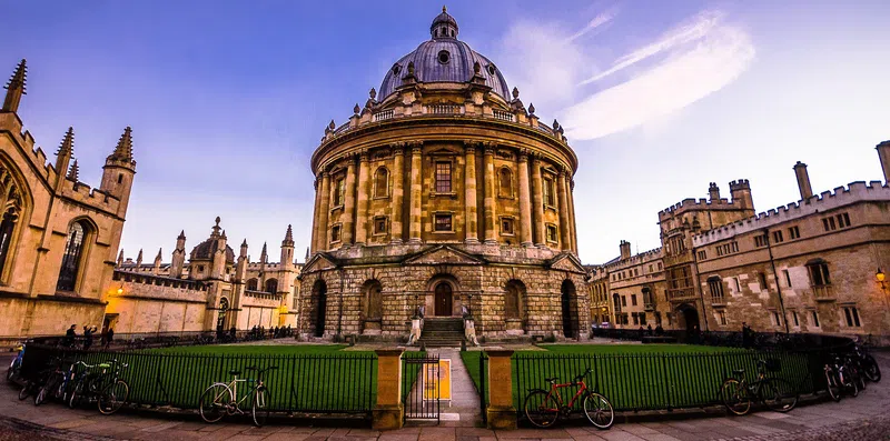 Oxford lança programa para ajudar estudantes desfavorecidos