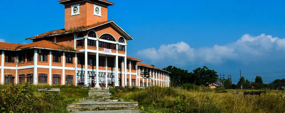 Quais são as maiores universidades do mundo em número de alunos?